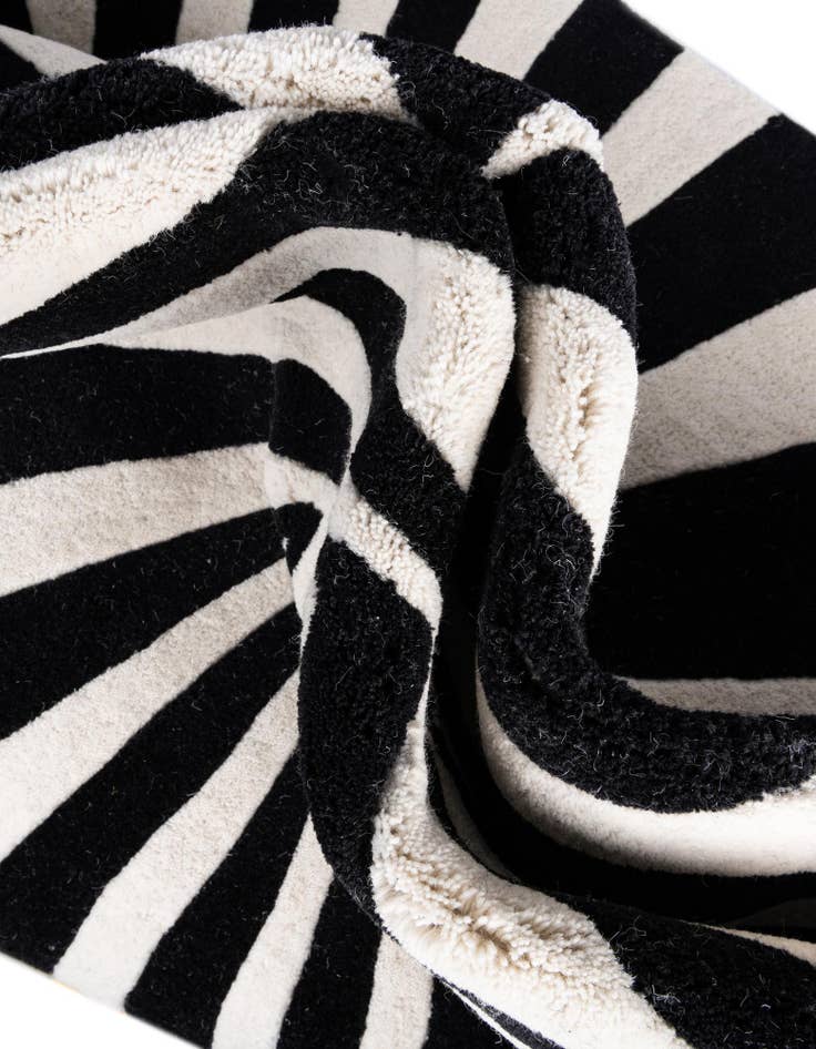 Detail image of 7' 10 x 7' 10 Vortex Wool Square Rug