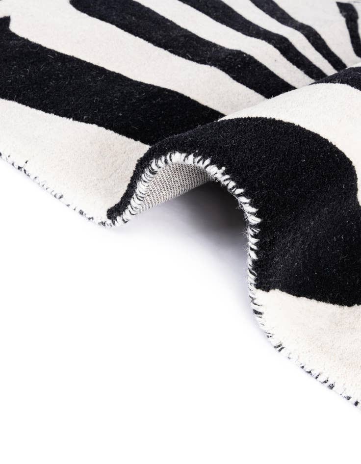 Detail image of 7' 10 x 7' 10 Vortex Wool Square Rug