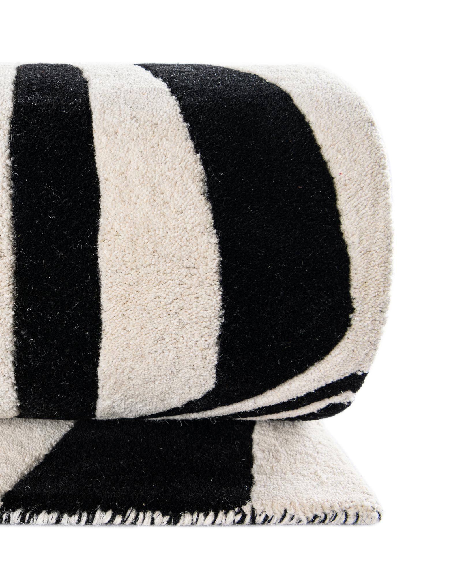 7' 10 x 7' 10 Vortex Wool Square Rug
