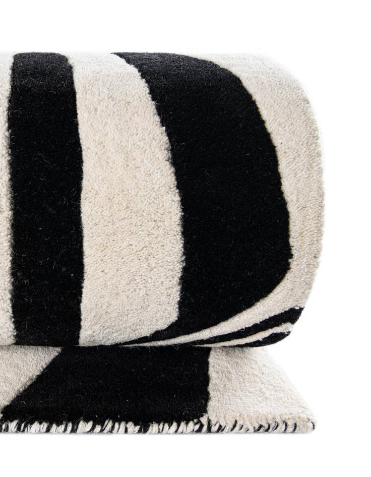 Detail image of 7' 10 x 7' 10 Vortex Wool Square Rug