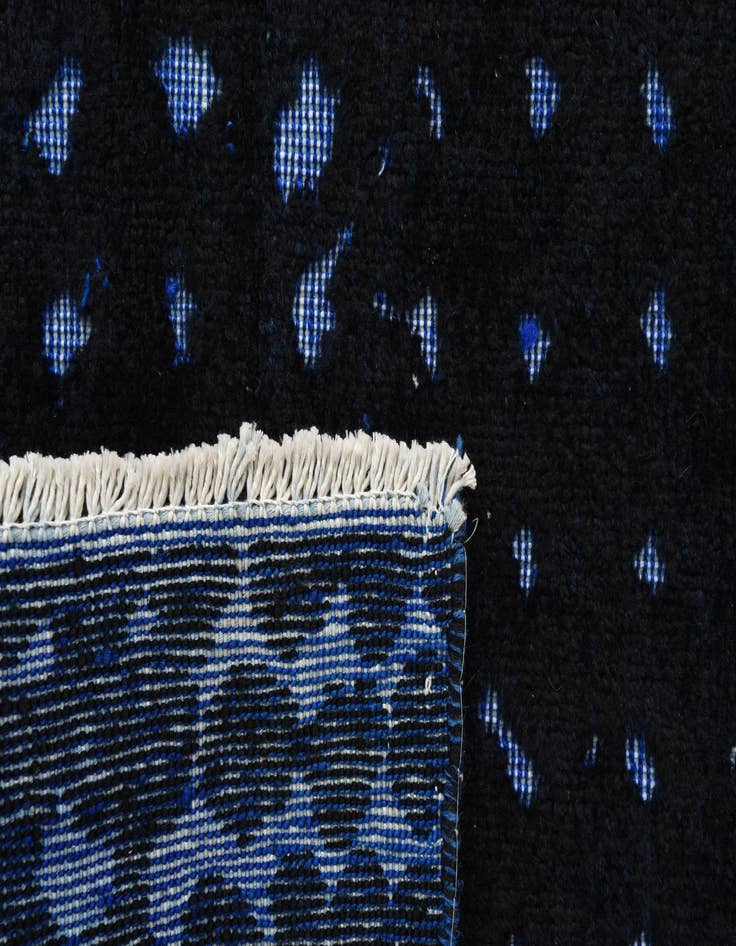 Detail image of 8' x 10' 4  Hand Knotted Darya Wool Rug