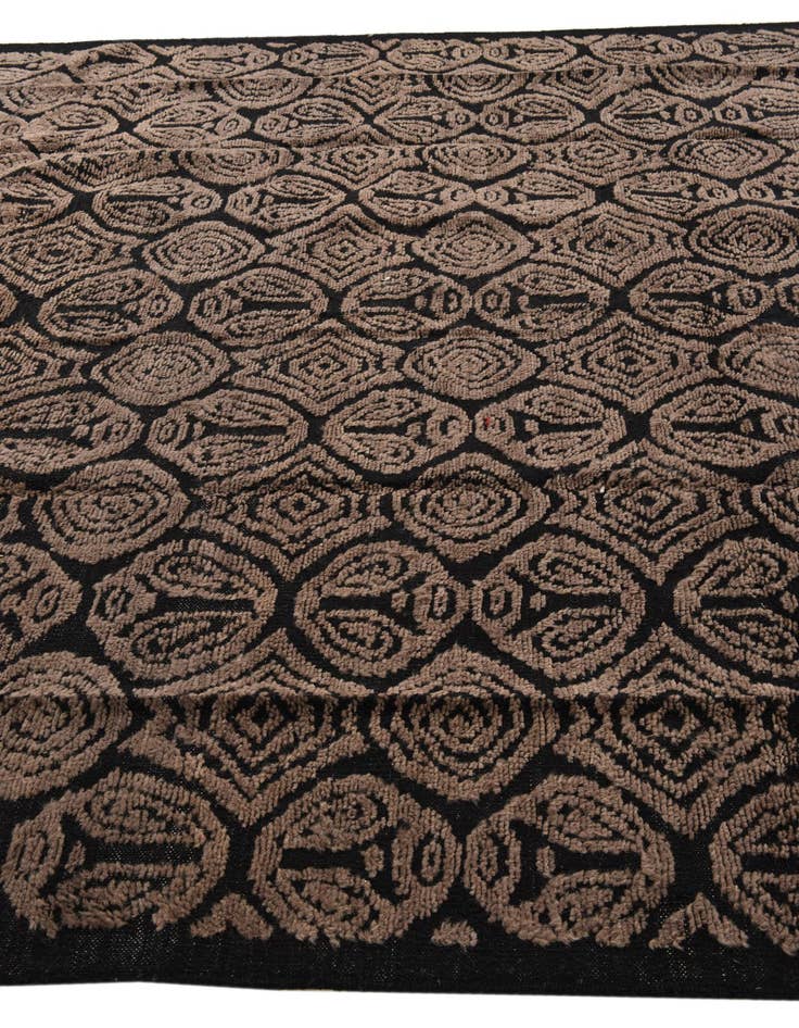 Detail image of 8' 4 x 11'  Hand Knotted Darya Wool Rug