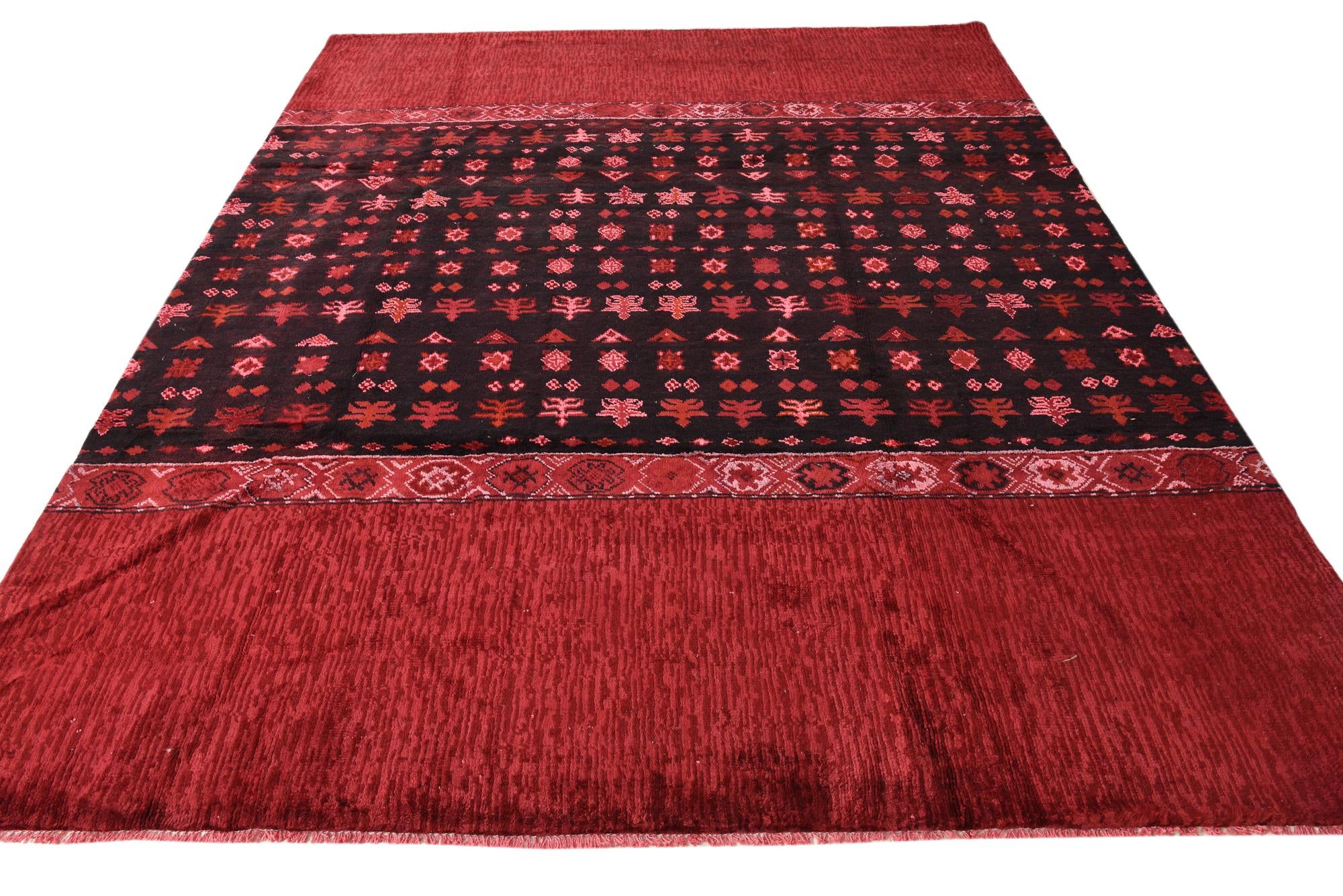 8' x 10' 3 Hand Knotted Darya Rug