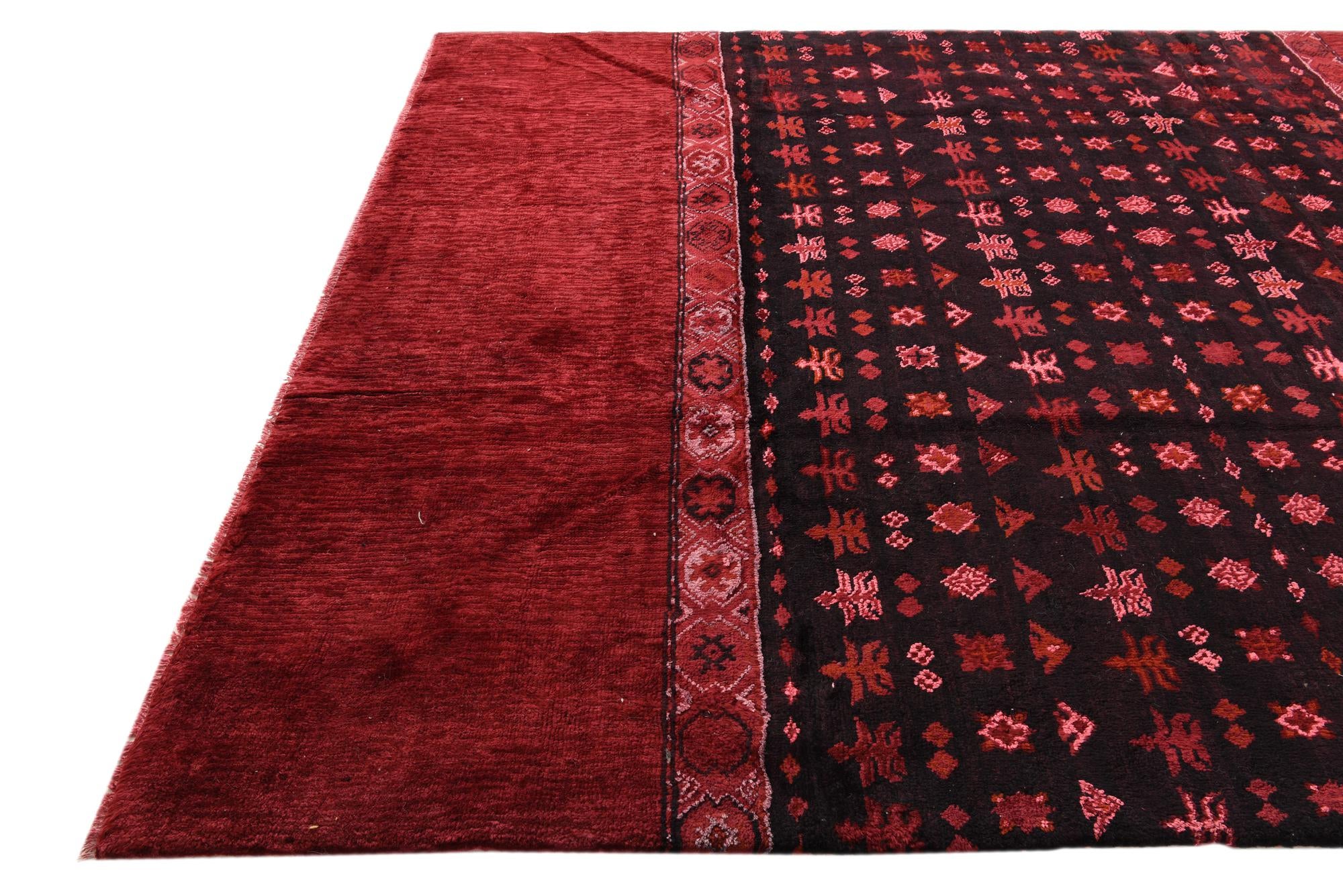 8' x 10' 3 Hand Knotted Darya Rug