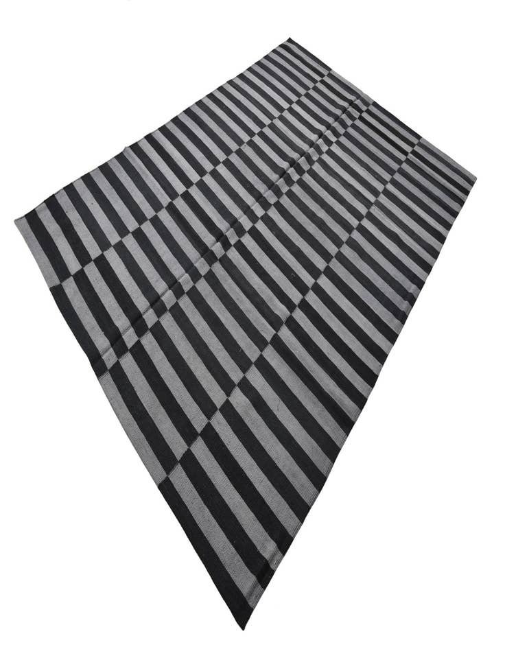 Detail image of 6' 9 x 9' 9  Hand Woven Kilim Modern Wool Rug