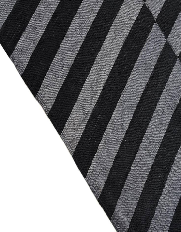 Detail image of 6' 9 x 9' 9  Hand Woven Kilim Modern Wool Rug