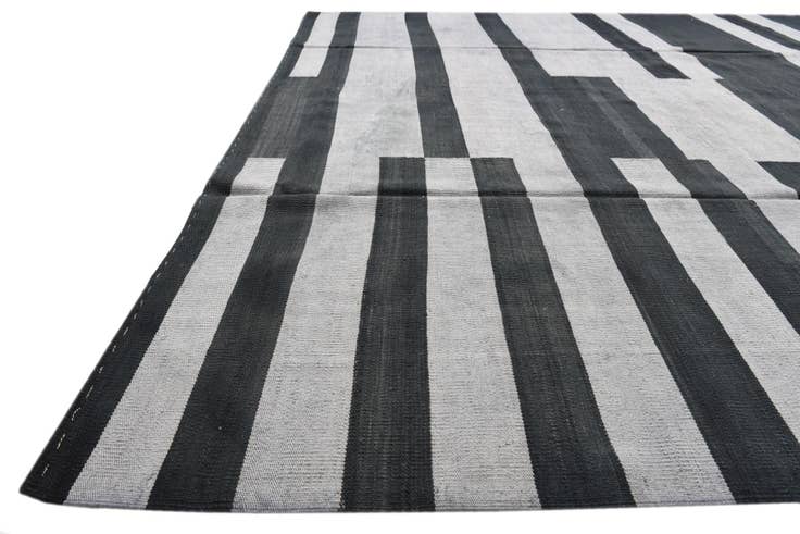 Detail image of 8' 3 x 11' 2 Hand Woven Kilim Modern Wool Rug