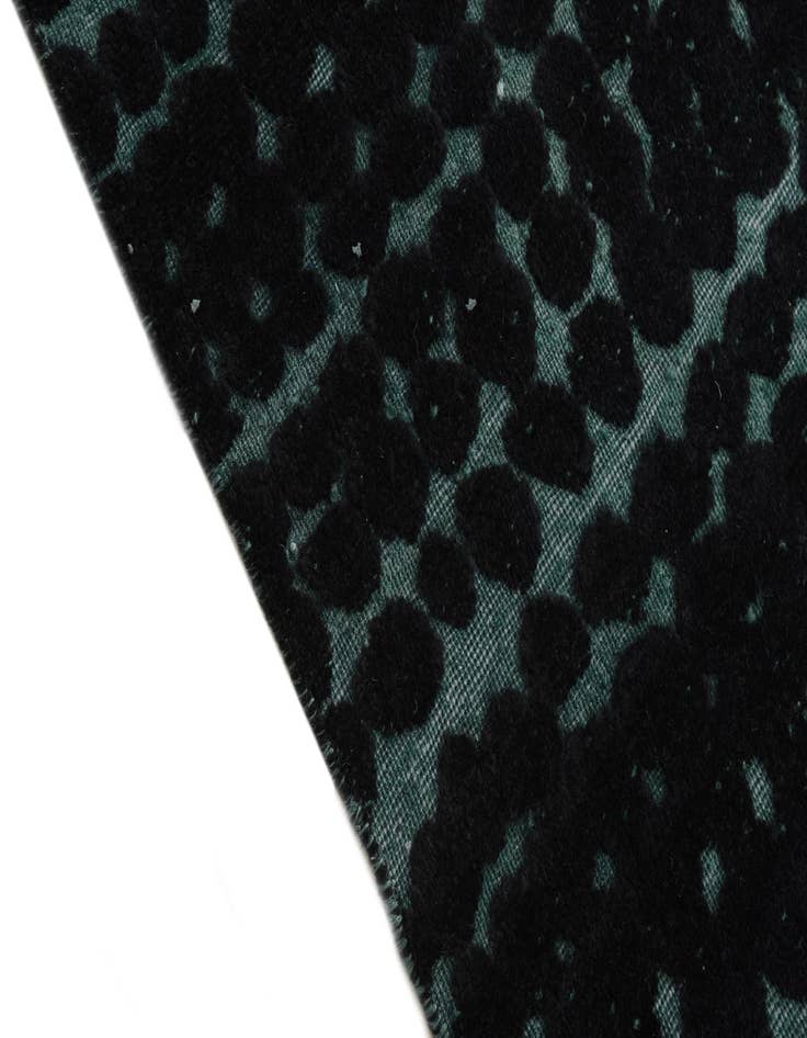 Detail image of 6' 4 x 10' 1  Hand Knotted Darya Wool Rug