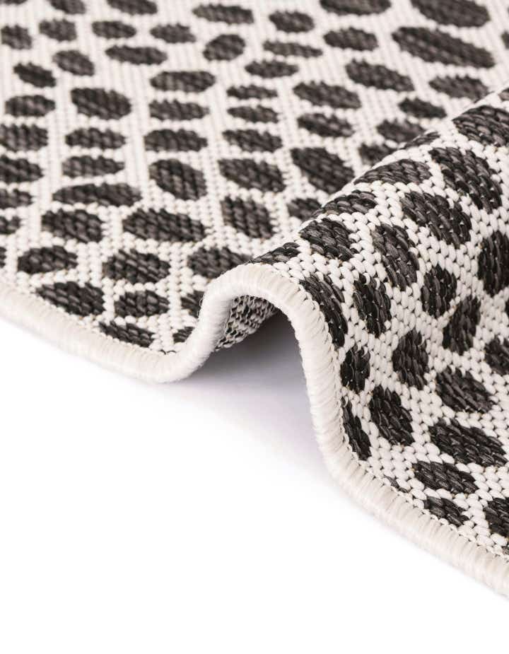 2' 2 x 3' 7 Easy-Clean Jill Zarin Cape Town Indoor / Outdoor Hearth Rug