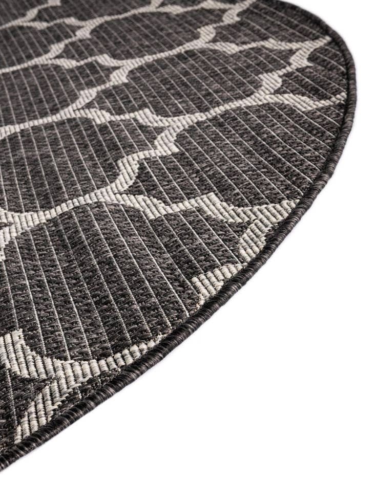 Detail image of 2' 2 x 3' 7 Washable Lattice Indoor / Outdoor Hearth Rug