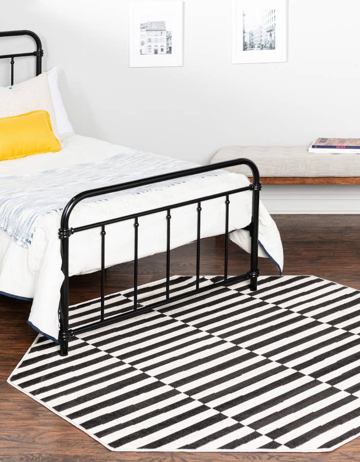 Detail image of 5' x 5' SoHo Octagon Rug