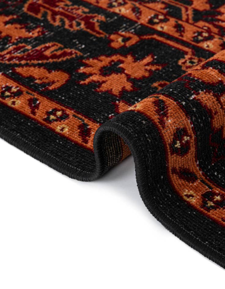 Detail image of 3' 3 x 5' 3 Lucerne Oval Rug