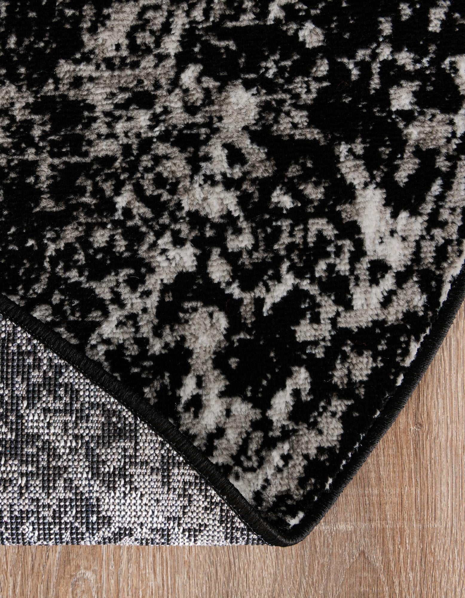 4' 1 x 6' 1 Monte Carlo Oval Rug