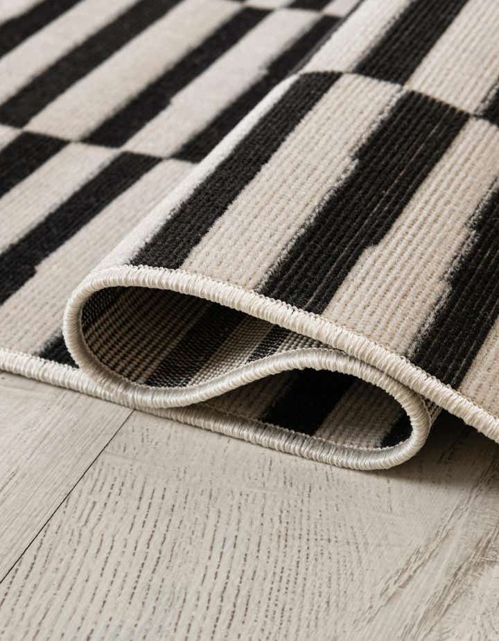 5' x 8' SoHo Oval Rug