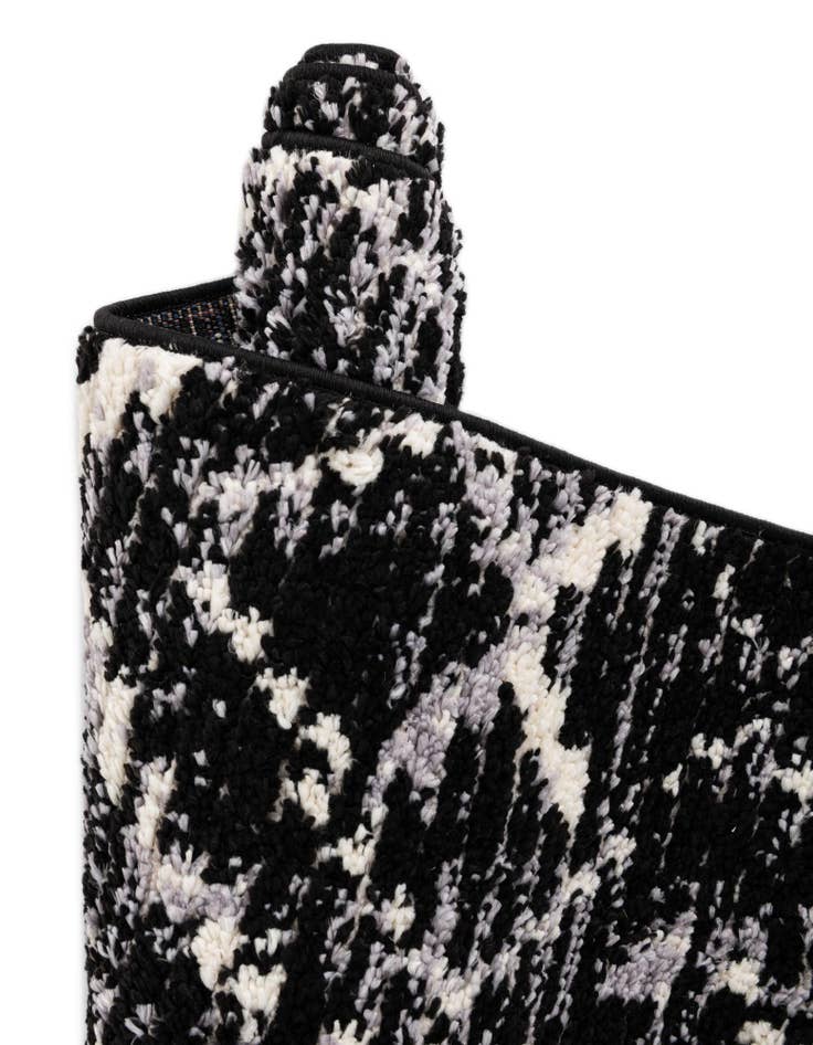 Detail image of 4' x 6' Tucson Oval Rug