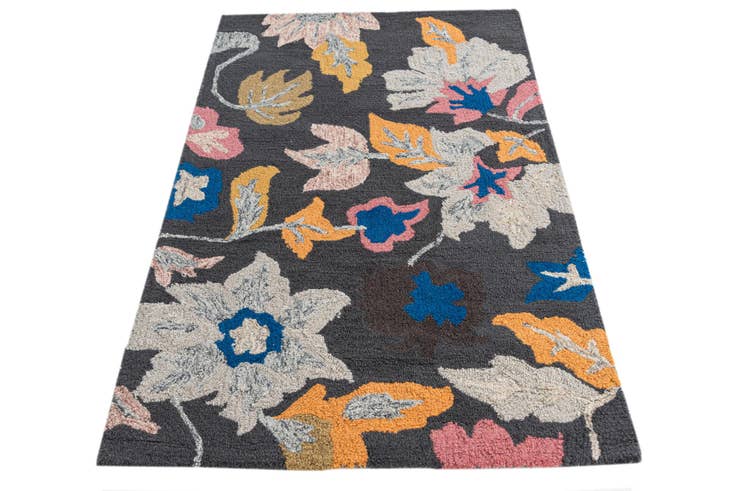 Detail image of 3' x 4' 10 Agra Rug