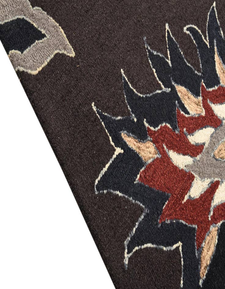 Detail image of 8' x 10' Agra Rug