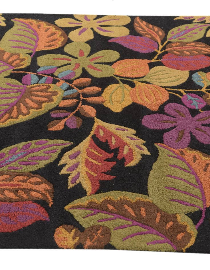 Detail image of 5' x 7' 10 Agra Wool Rug