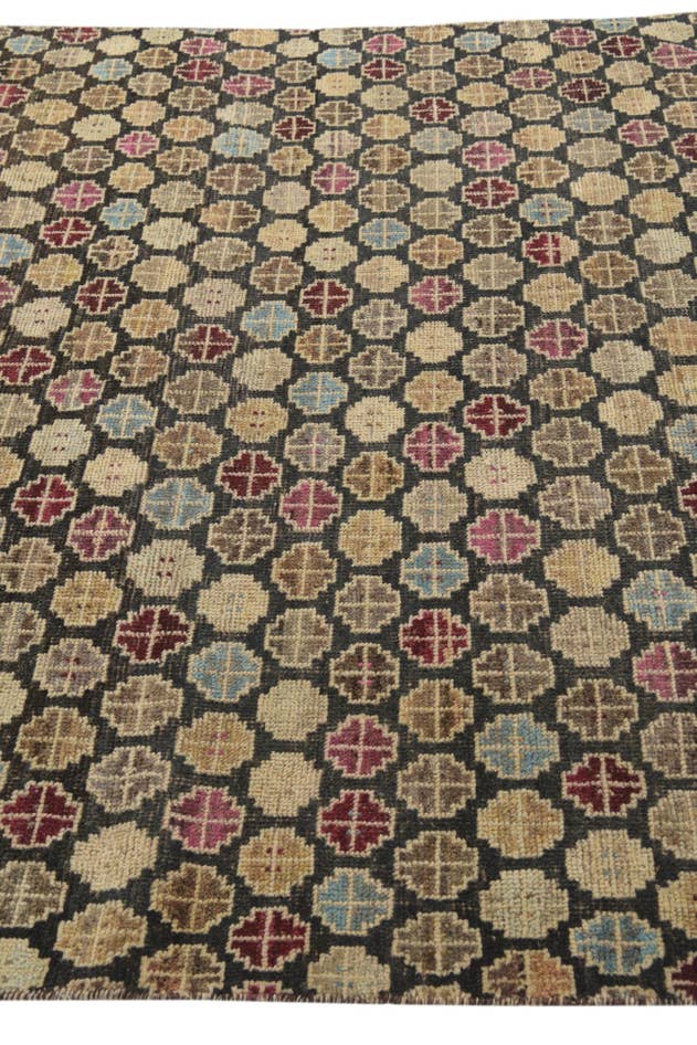 Detail image of 6' x 8' 9 Hand Knotted Balouch Wool Rug