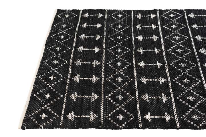 3' 1 x 5' 6 Hand Woven Chindi Cotton Rug