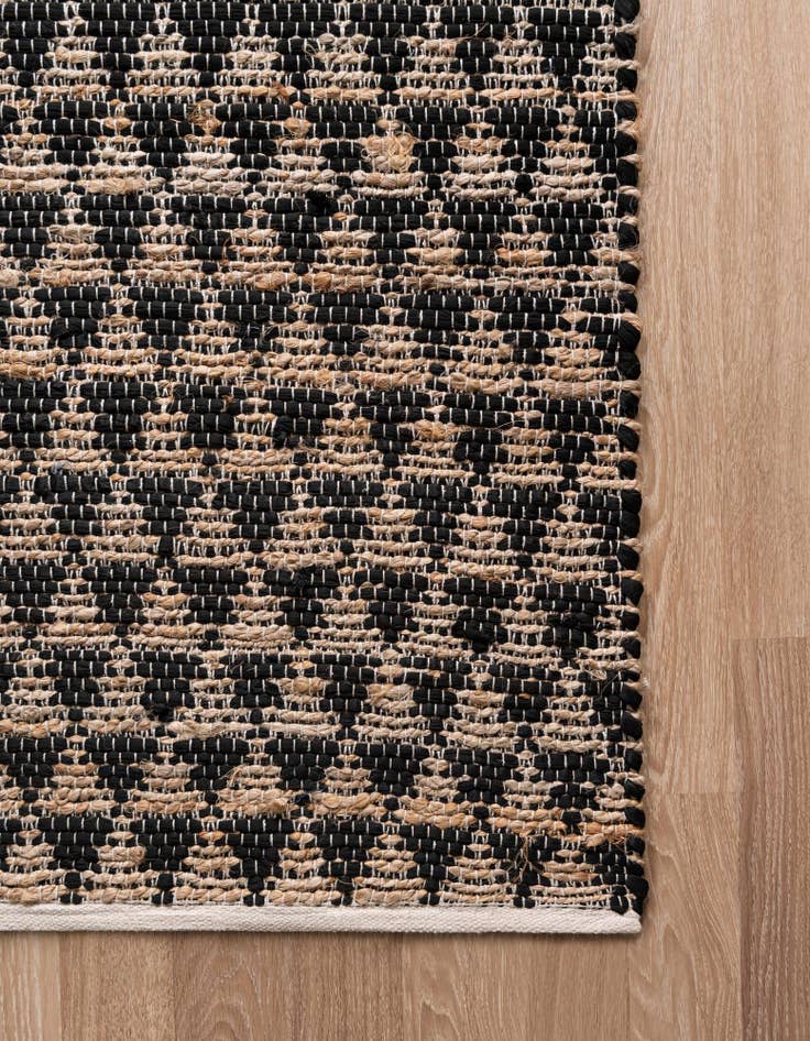 Detail image of 2' x 3' 1 Hand Woven Chindi Jute Rug