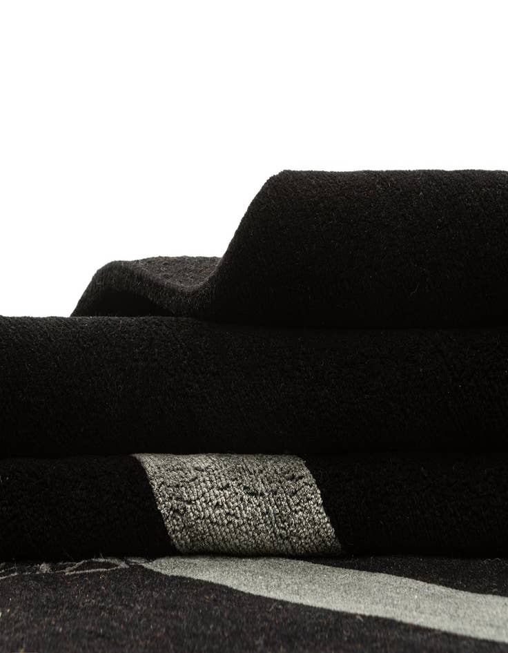 Detail image of 5' 7 x 7' 10 Cosmo Rug