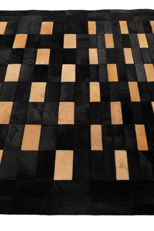 Detail image of 5' 1 x 8' Cowhide - Patchwork Rug