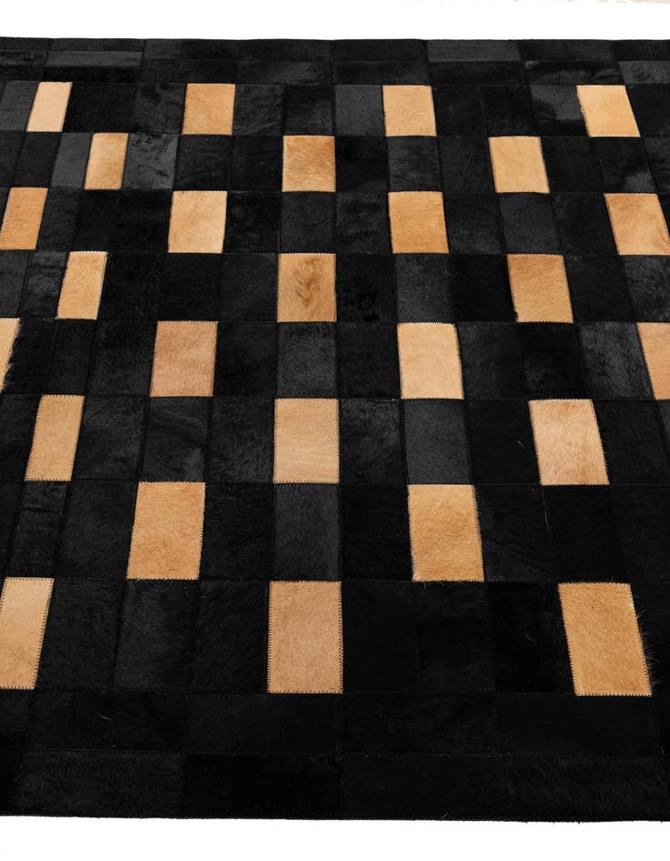 Detail image of 5' 1 x 7' 11 Cowhide - Patchwork Rug