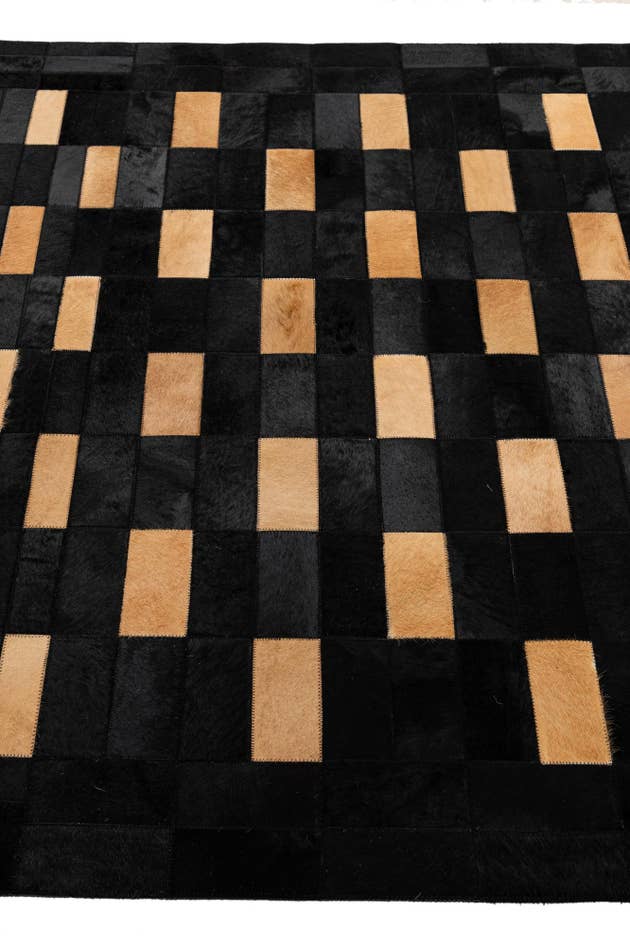 Detail image of 5' 1 x 7' 11 Cowhide - Patchwork Rug