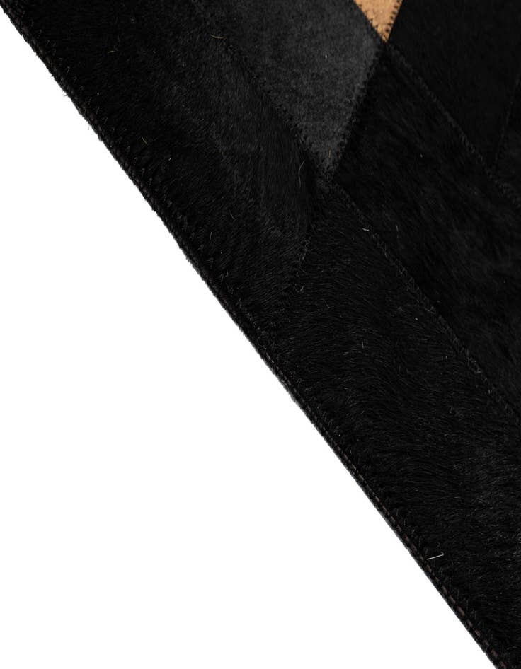 Detail image of 5' 1 x 7' 11 Cowhide - Patchwork Rug