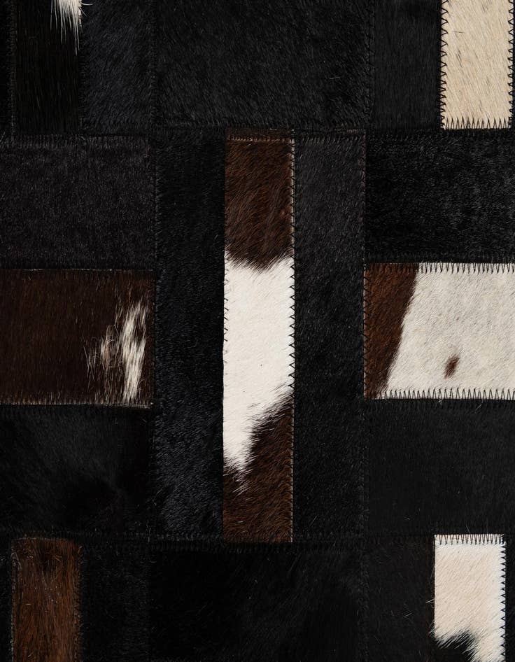 Detail image of 5' 3 x 8' Cowhide - Patchwork Rug