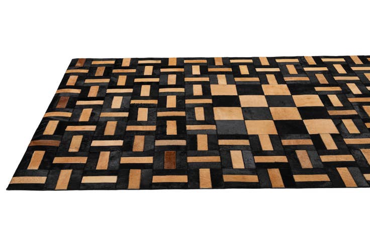 Detail image of 5' 1 x 8' Cowhide - Patchwork Rug