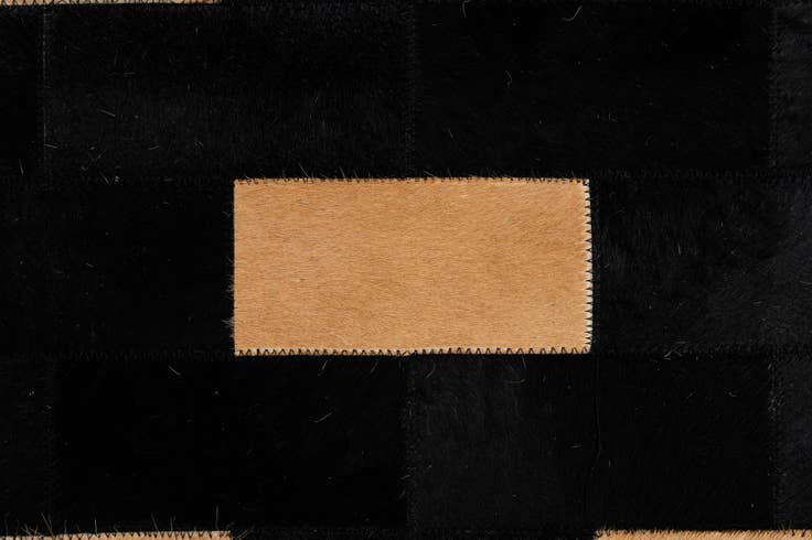 Detail image of 5' 1 x 8' Cowhide - Patchwork Rug