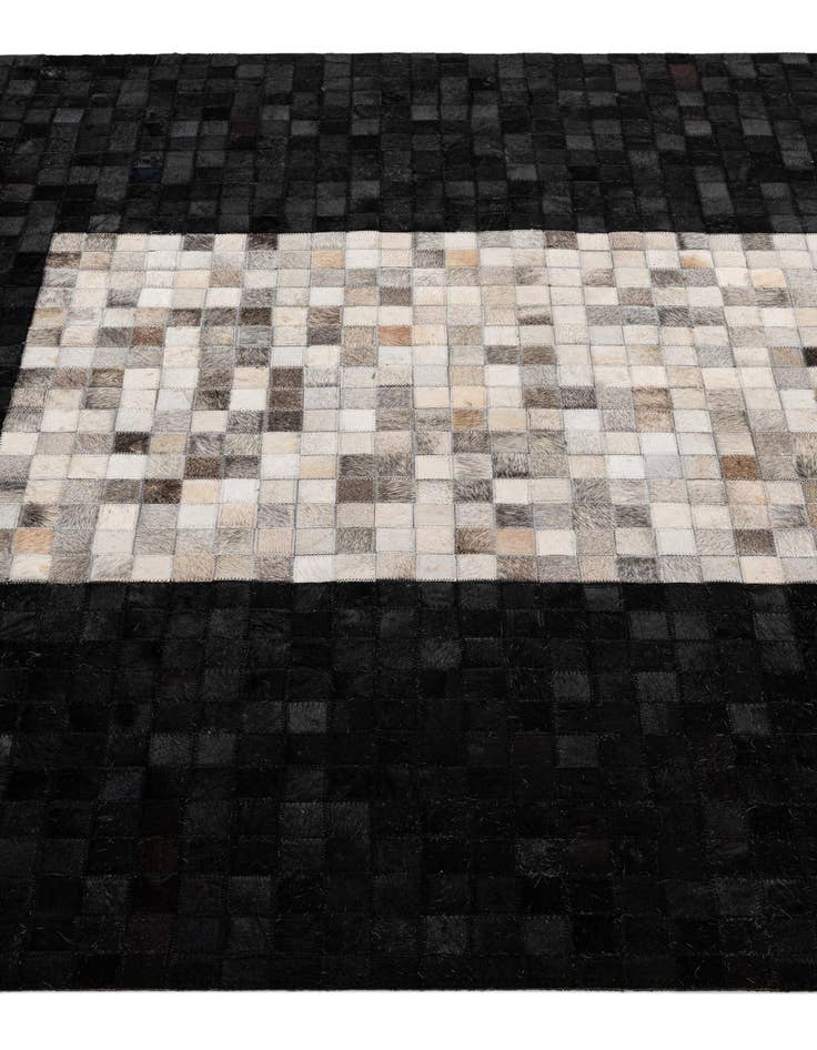 Detail image of 5' x 7' 11 Cowhide - Patchwork Rug