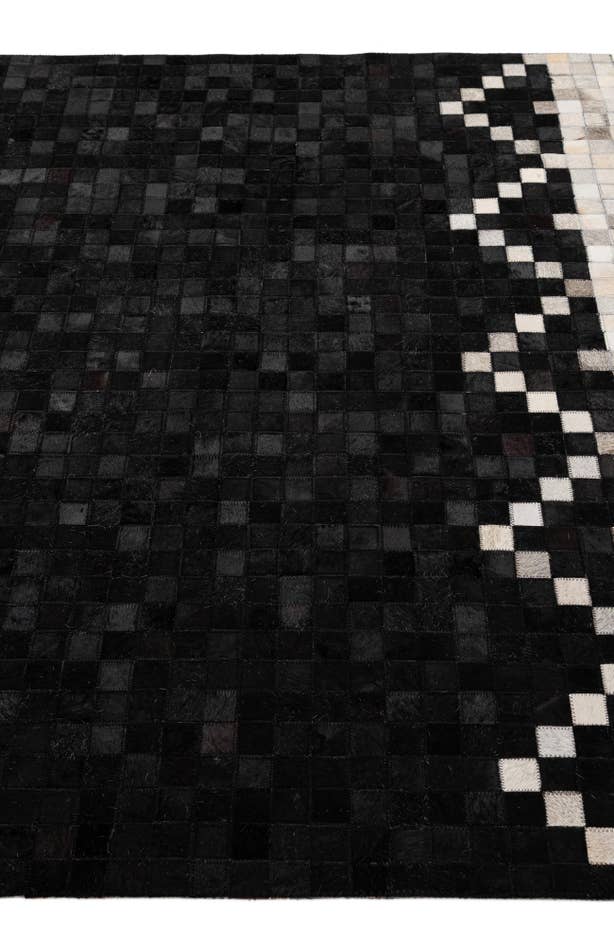 Detail image of 5' 1 x 7' 11 Cowhide - Patchwork Rug