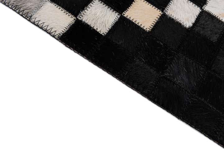 5' 1 x 8' Cowhide - Patchwork Rug