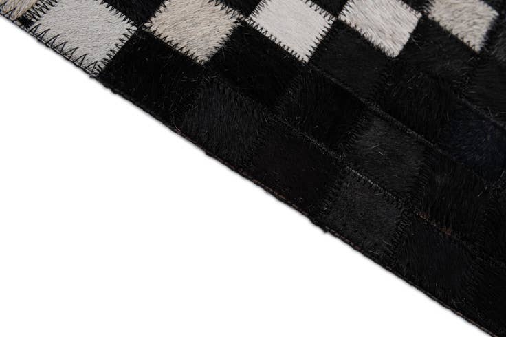 Detail image of 5' x 7' 11 Cowhide - Patchwork Rug