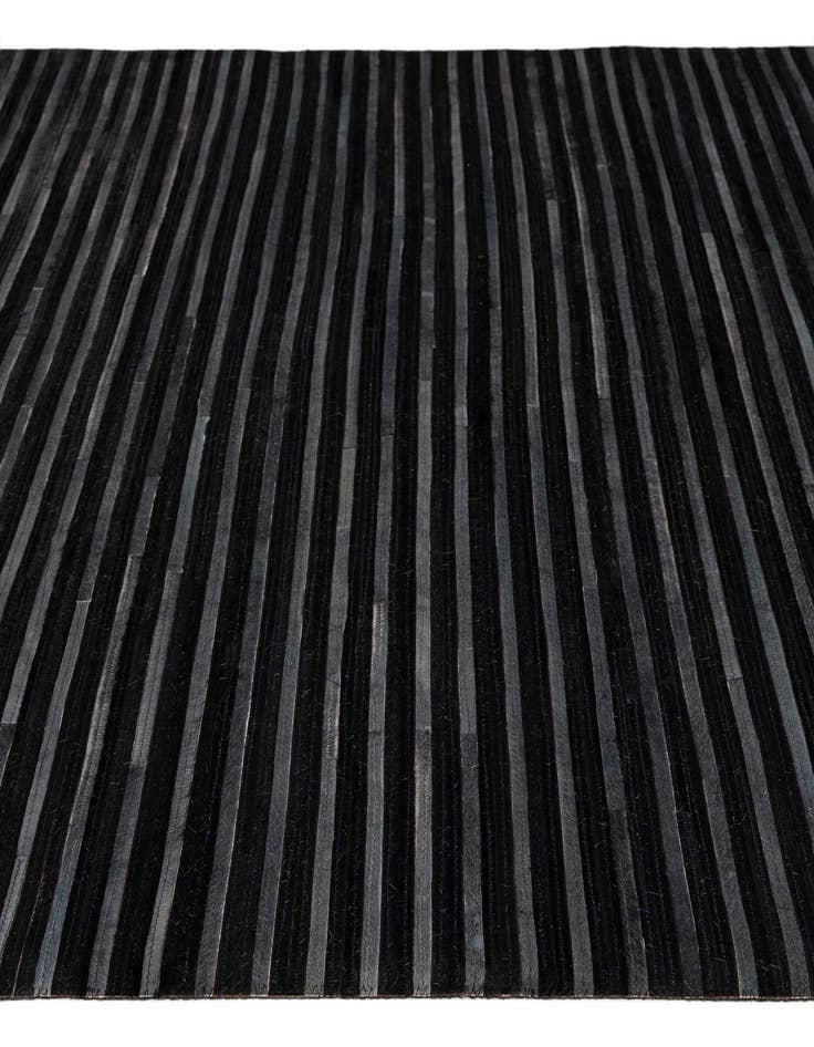 Detail image of 5' 1 x 8' Cowhide - Patchwork Rug