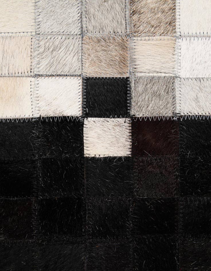 Detail image of 5' 2 x 7' 11 Cowhide - Patchwork Rug