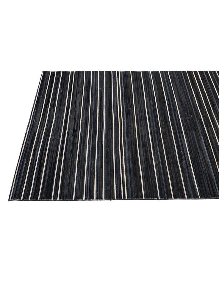 Detail image of 5' 1 x 8' Cowhide - Patchwork Rug