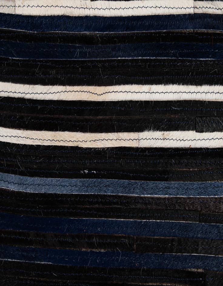 Detail image of 5' 1 x 8' Cowhide - Patchwork Rug