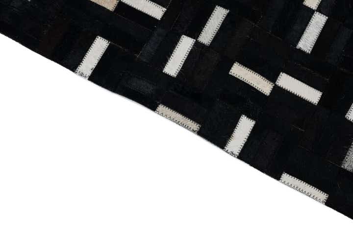 5' x 8' 1 Cowhide Leather Rug