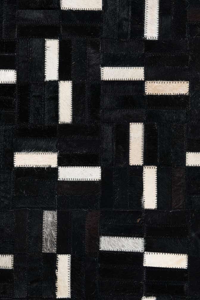 8' 1 x 10' Cowhide Leather Rug