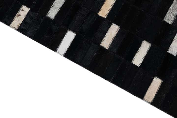 5' x 7' 10 Cowhide Leather Rug