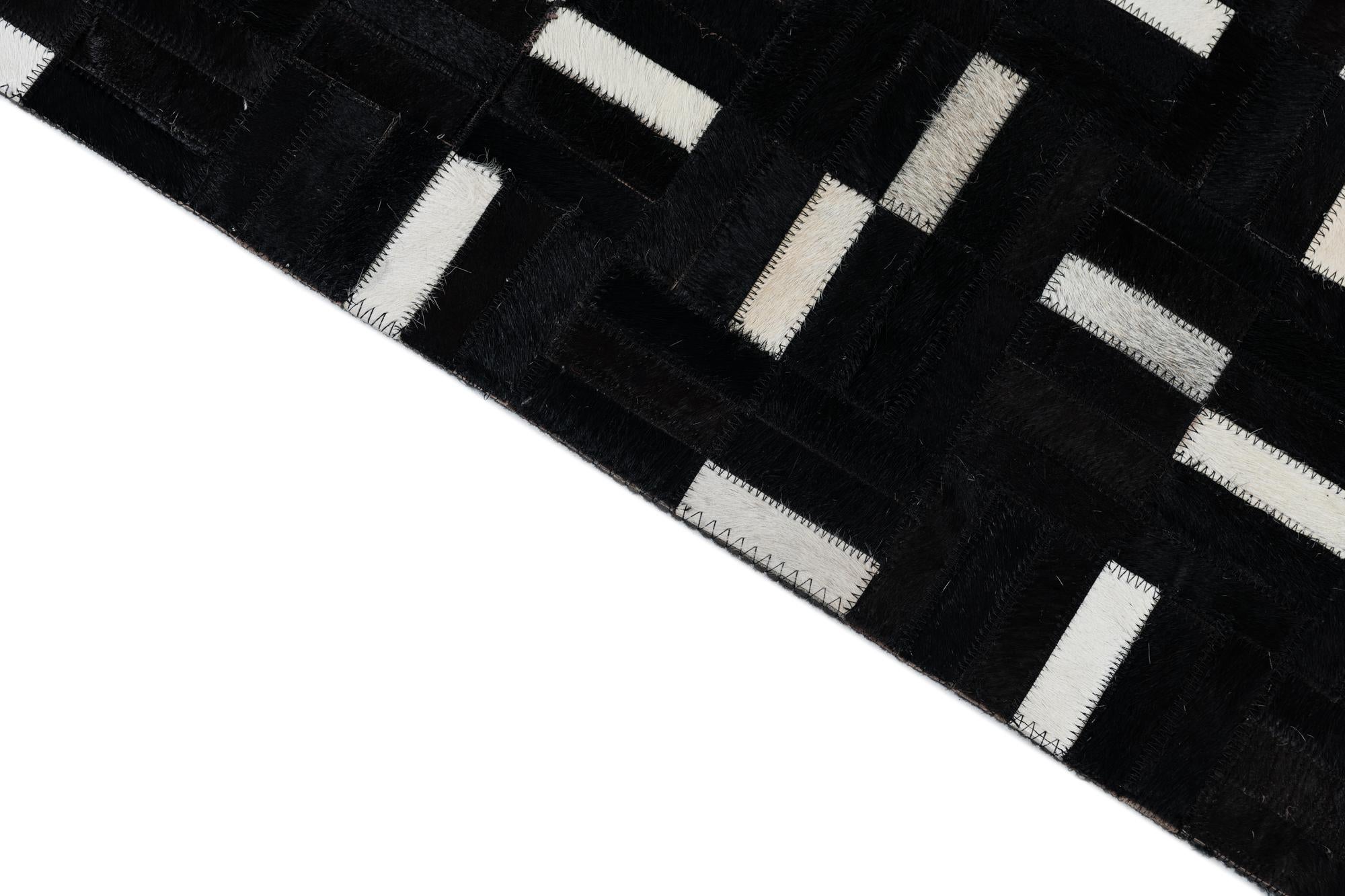 8' 2 x 10' Cowhide Leather Rug