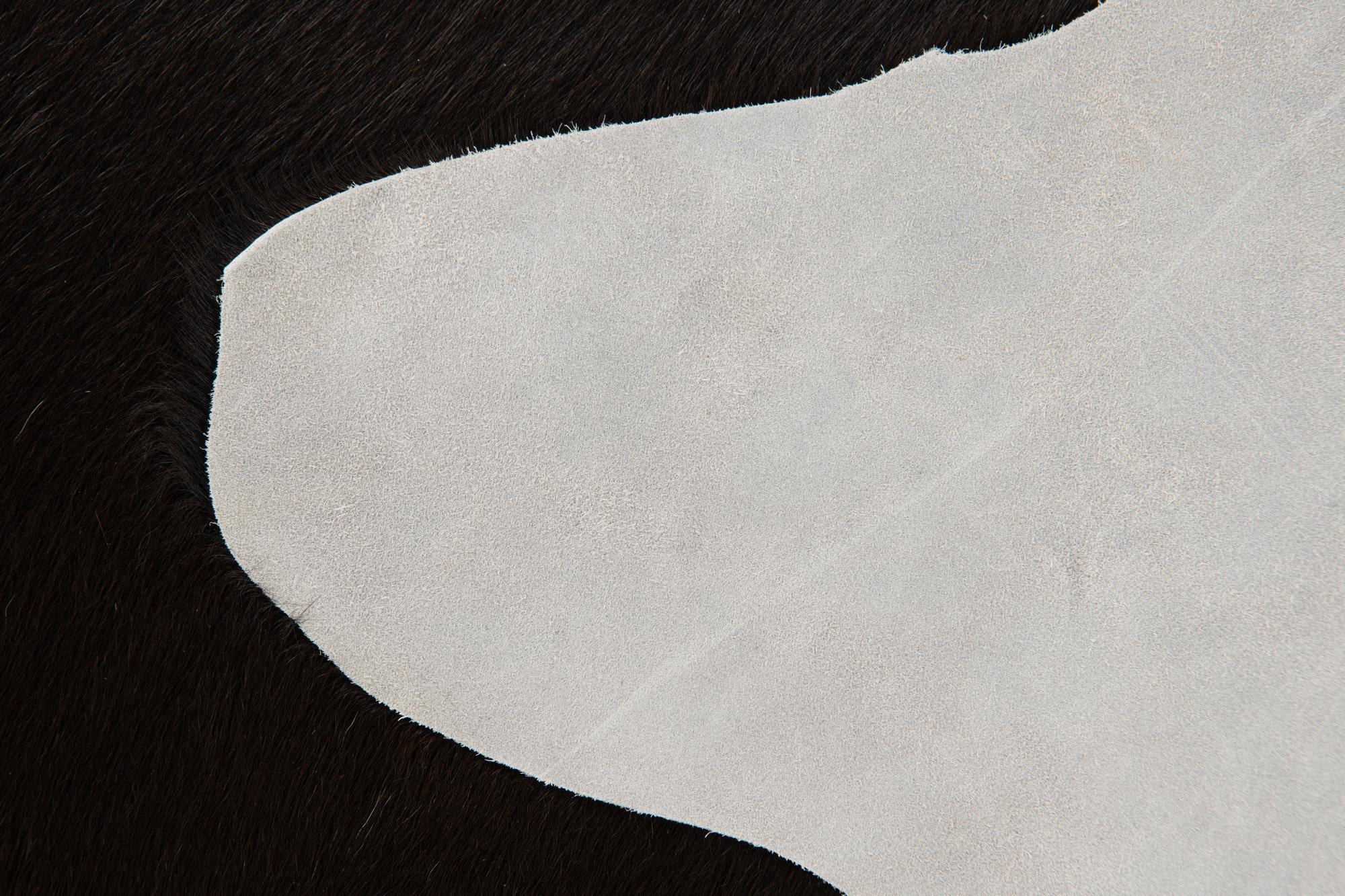 2' 1 x 2' 10 Cowhide Leather Rug