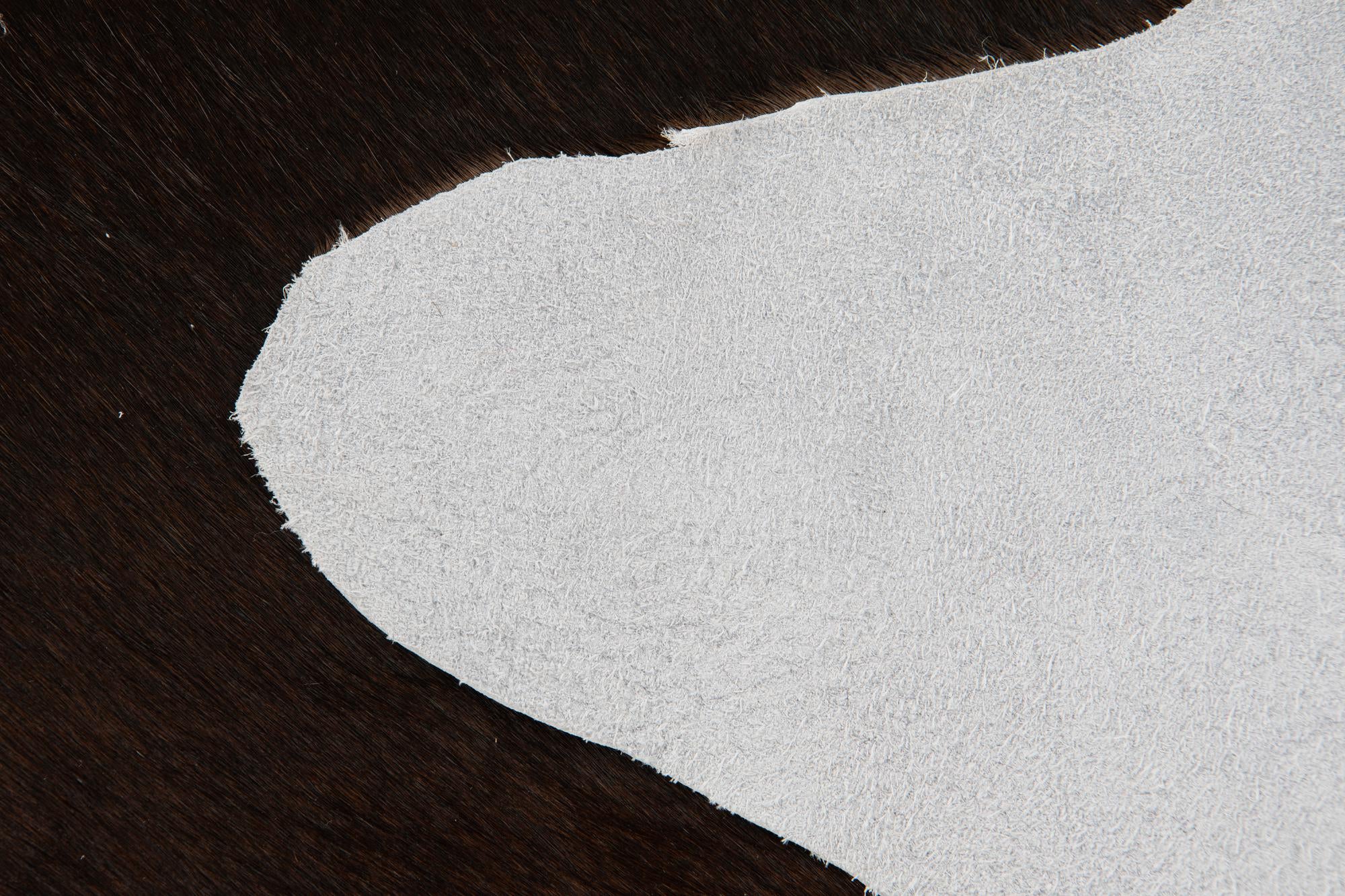 2' 1 x 2' 10 Cowhide Leather Rug