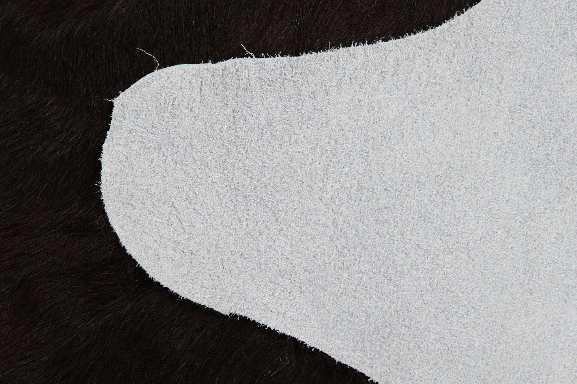 2' 1 x 2' 10 Cowhide Leather Rug
