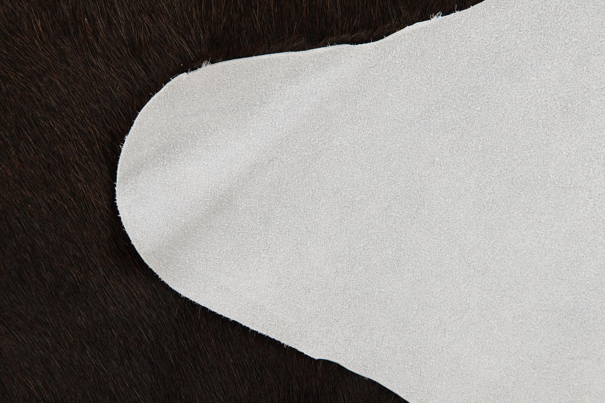 2' 1 x 2' 10 Cowhide Leather Rug