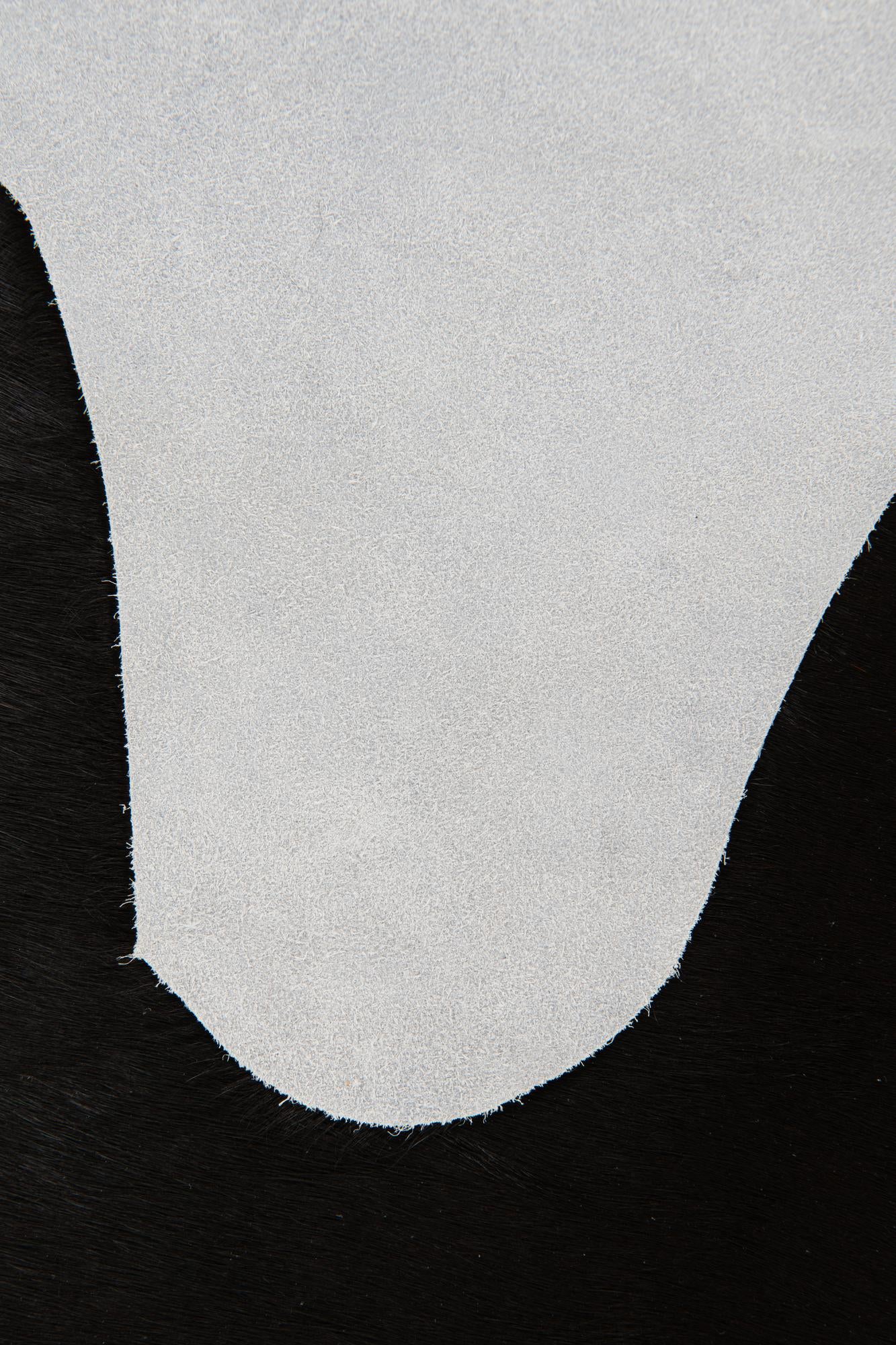 2' 1 x 2' 10 Cowhide Leather Rug